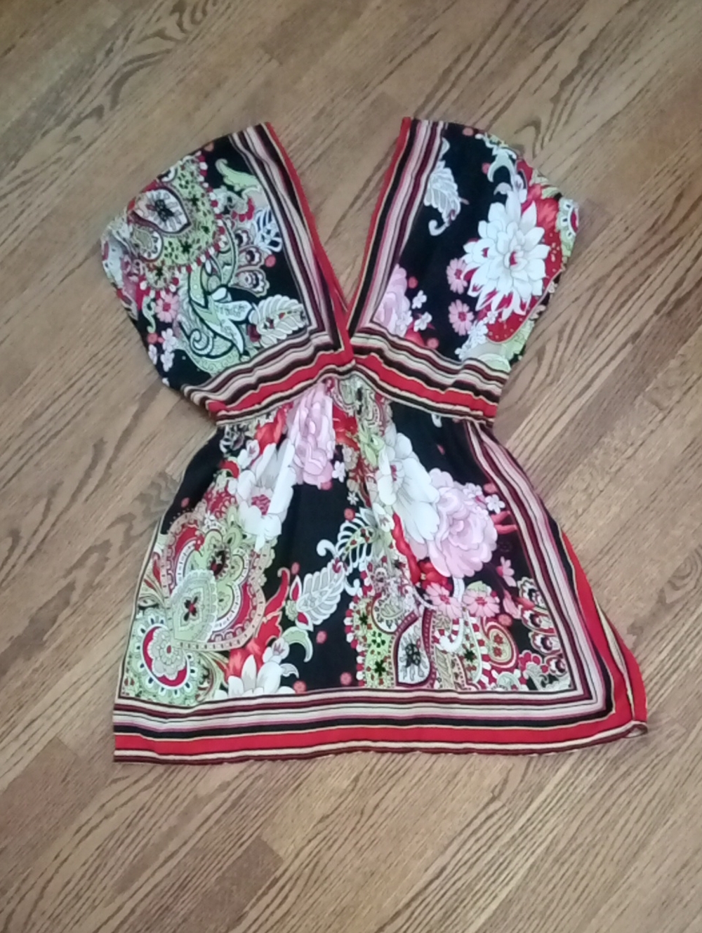 ✨️Floral V-Neck Short Sleeve Women’s Top - Black with Pink & Green✨️